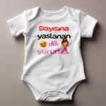 Dayısına Yaslanan Dik Yürür Kalpli Kız Body Baskılı Zıbın